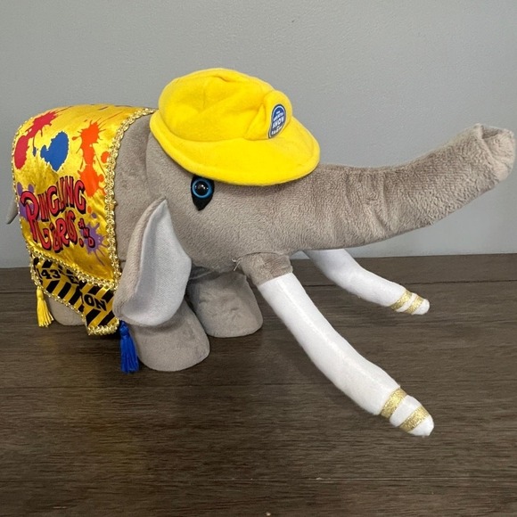 143 Edition Ringling Bros. Barnum & Bailey Circus Elephant Plush - Picture 1 of 9